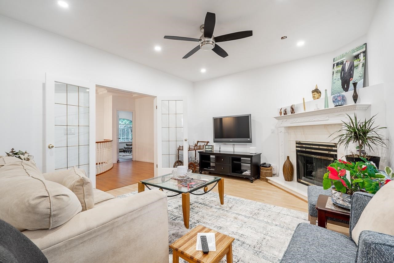 









13798


92

Avenue,
Surrey,




BC
V3V 1J2

