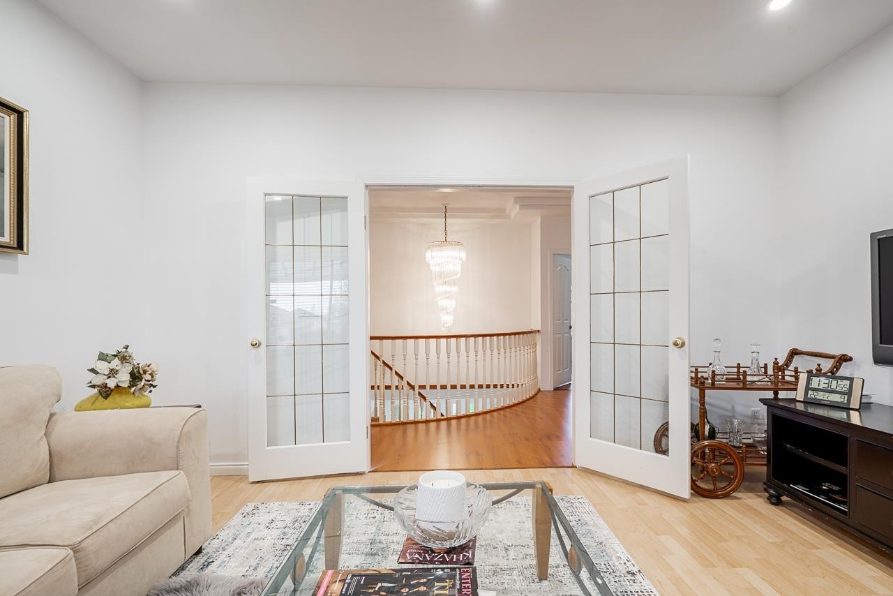 









13798


92

Avenue,
Surrey,




BC
V3V 1J2

