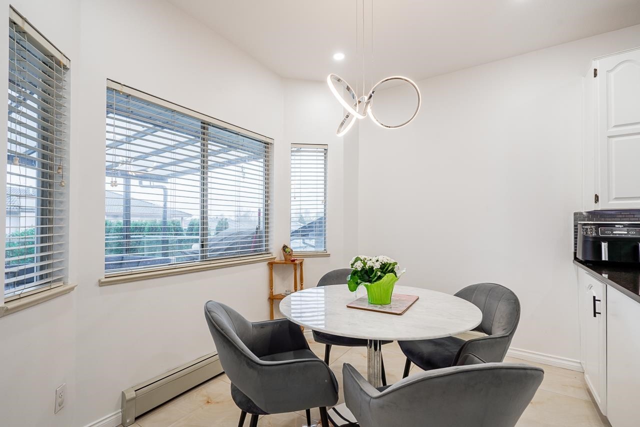 









13798


92

Avenue,
Surrey,




BC
V3V 1J2

