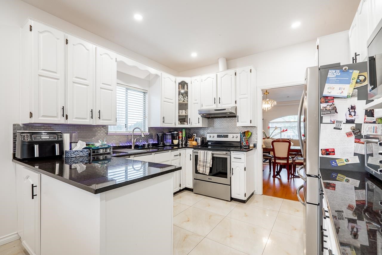 









13798


92

Avenue,
Surrey,




BC
V3V 1J2

