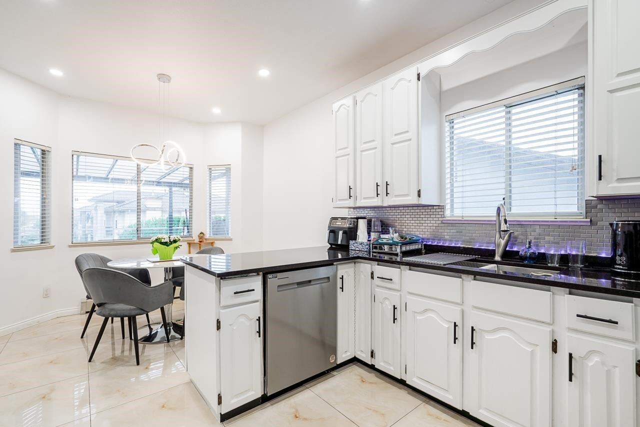 









13798


92

Avenue,
Surrey,




BC
V3V 1J2

