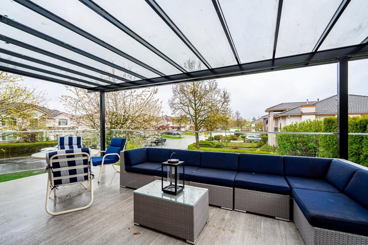 









13798


92

Avenue,
Surrey,




BC
V3V 1J2

