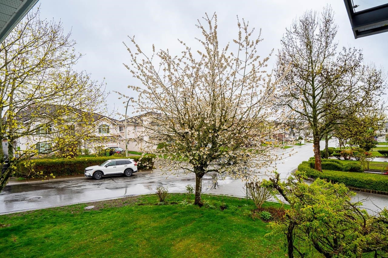 









13798


92

Avenue,
Surrey,




BC
V3V 1J2

