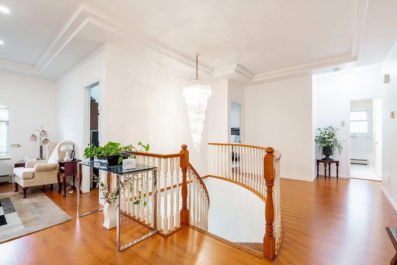 









13798


92

Avenue,
Surrey,




BC
V3V 1J2

