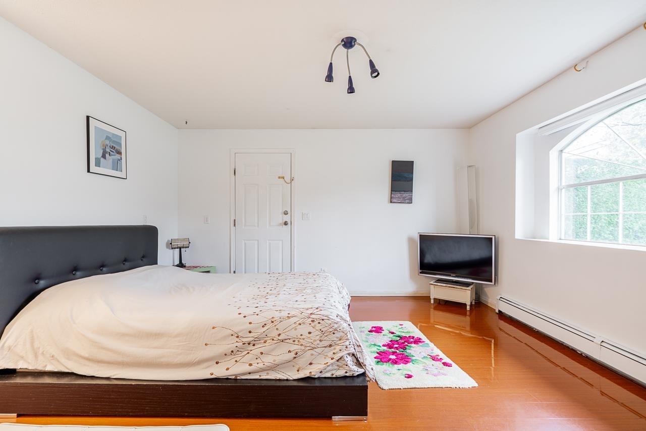 









13798


92

Avenue,
Surrey,




BC
V3V 1J2

