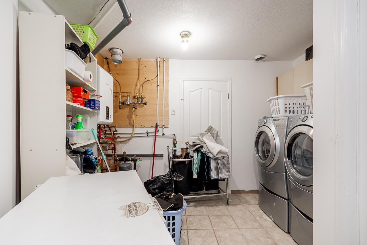 









13798


92

Avenue,
Surrey,




BC
V3V 1J2

