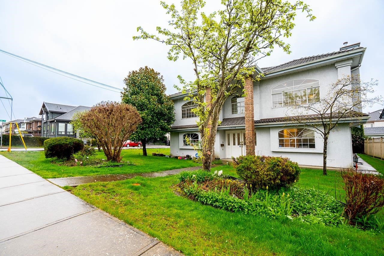 









13798


92

Avenue,
Surrey,




BC
V3V 1J2

