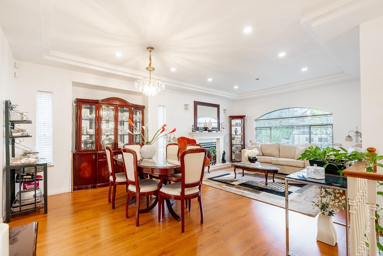 









13798


92

Avenue,
Surrey,




BC
V3V 1J2

