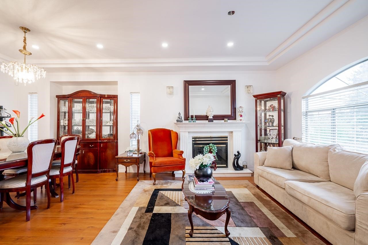 









13798


92

Avenue,
Surrey,




BC
V3V 1J2

