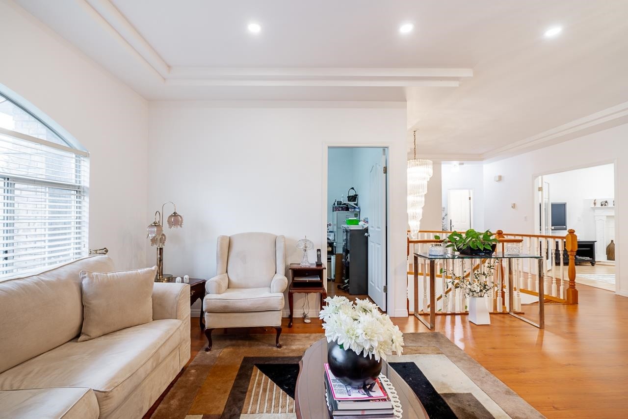 









13798


92

Avenue,
Surrey,




BC
V3V 1J2

