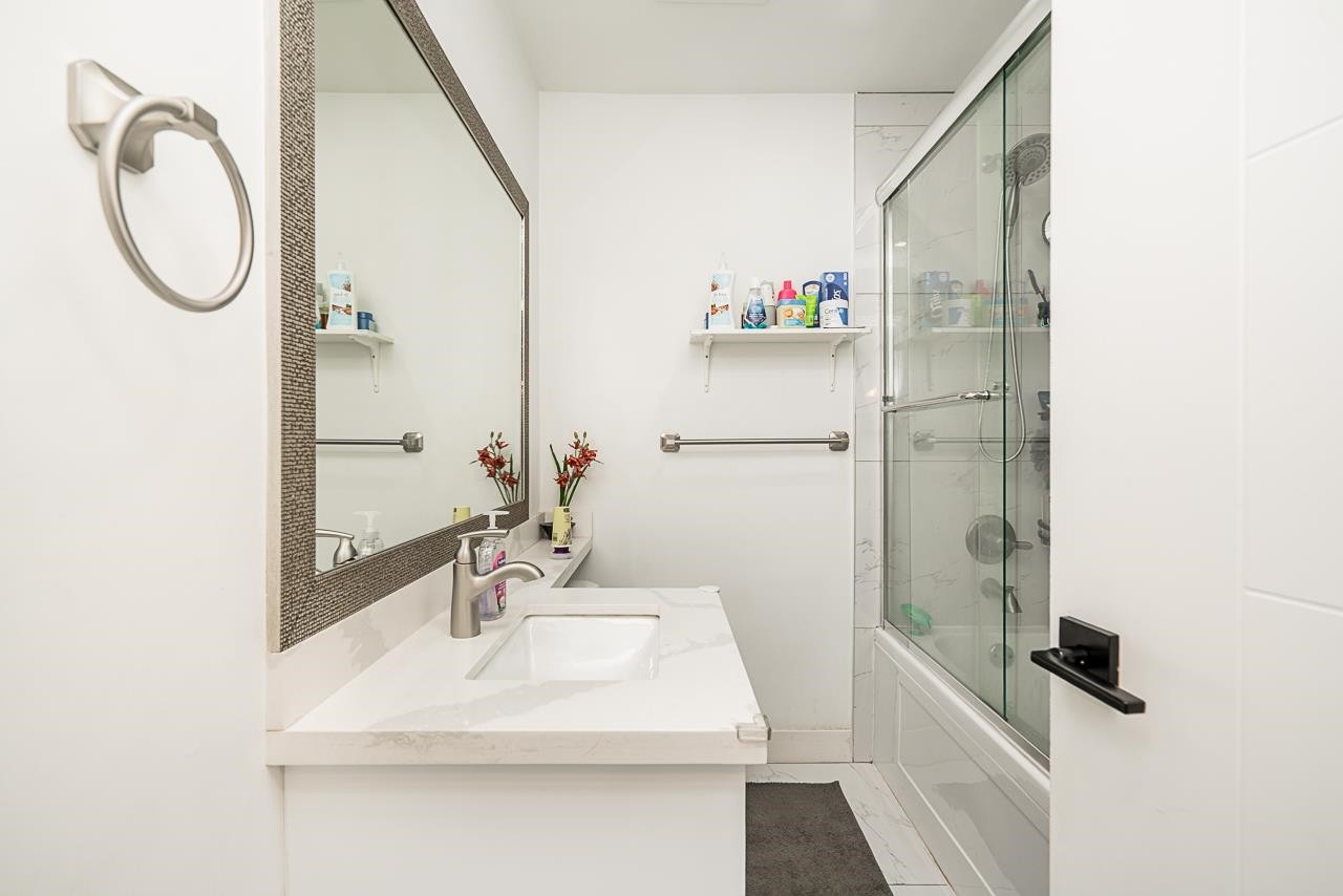 









11460


141a

Street,
Surrey,




BC
V3R 3K2

