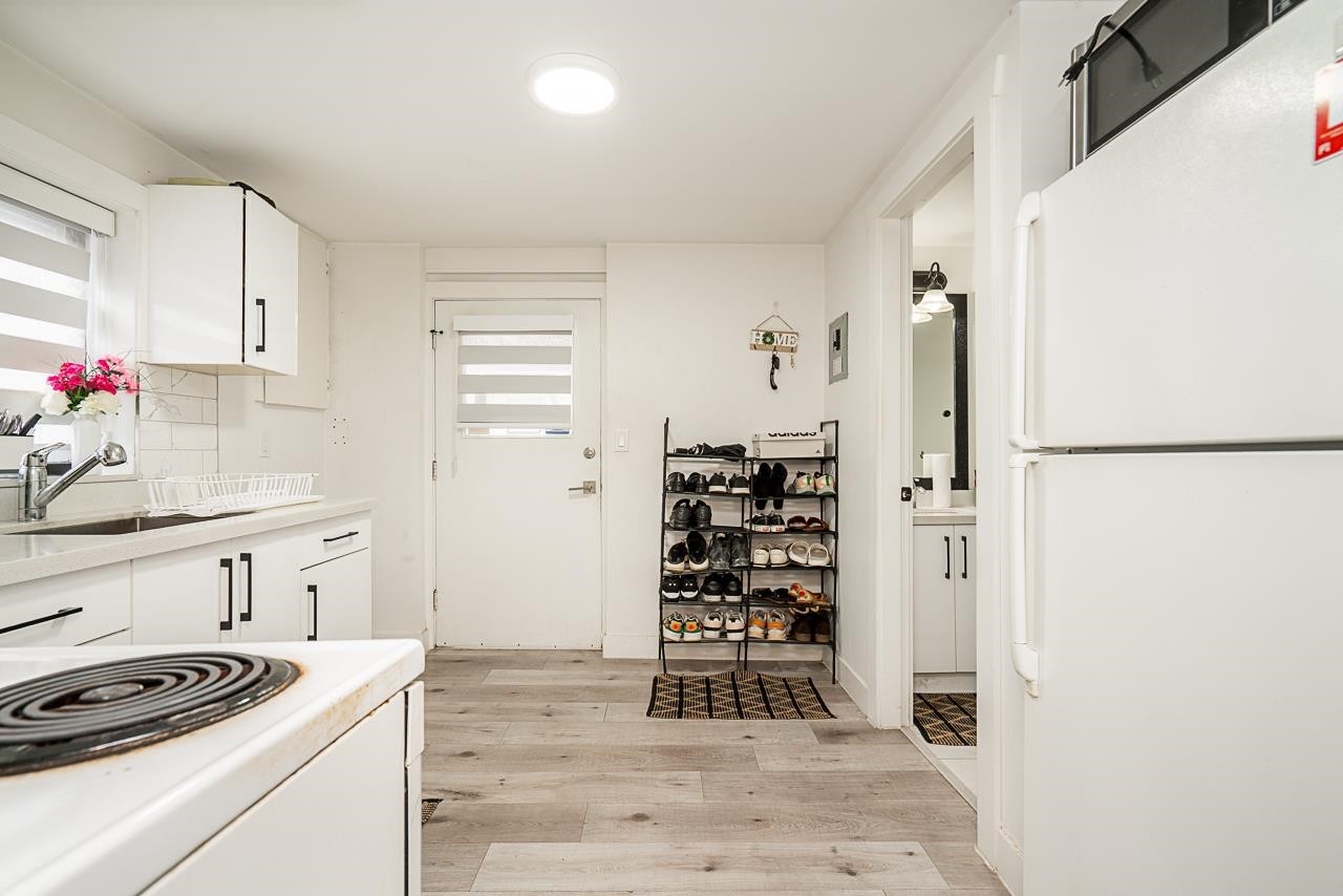 









11460


141a

Street,
Surrey,




BC
V3R 3K2

