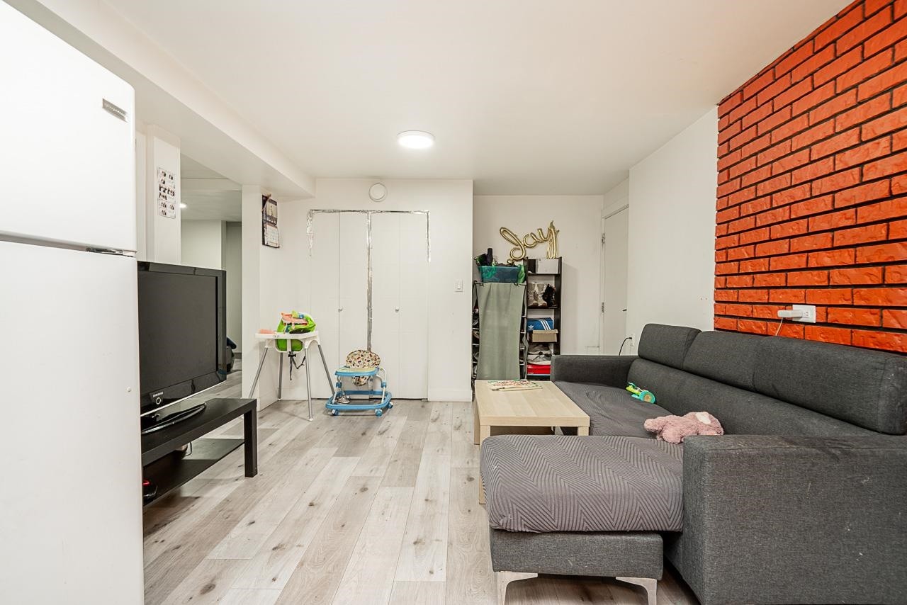 









11460


141a

Street,
Surrey,




BC
V3R 3K2


