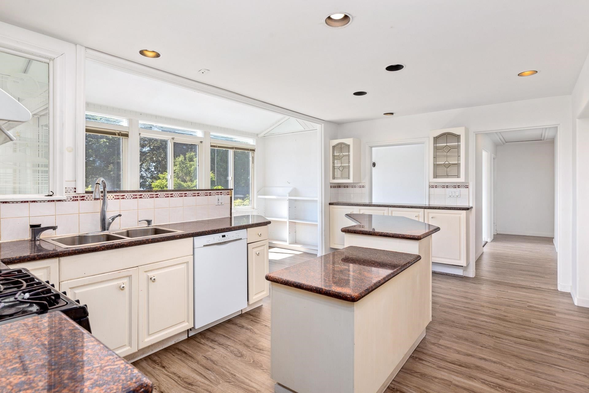 









14220


Malabar

Avenue,
White Rock,




BC
V4B 2Y3

