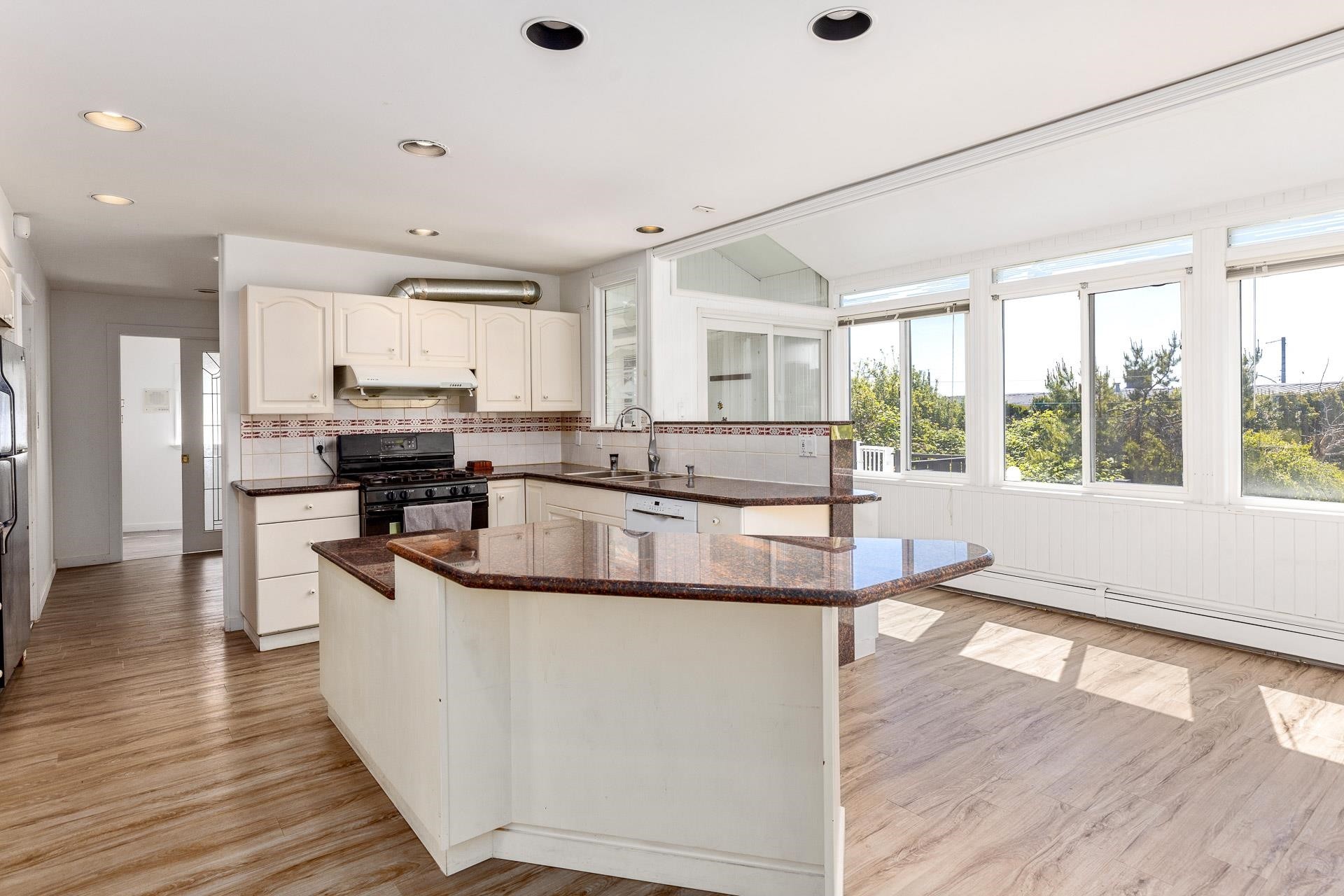 









14220


Malabar

Avenue,
White Rock,




BC
V4B 2Y3


