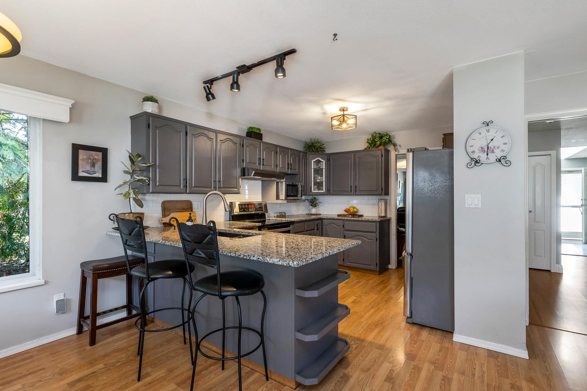 









8572


Bannister

Drive,
Mission,




BC
V2V 6Y3

