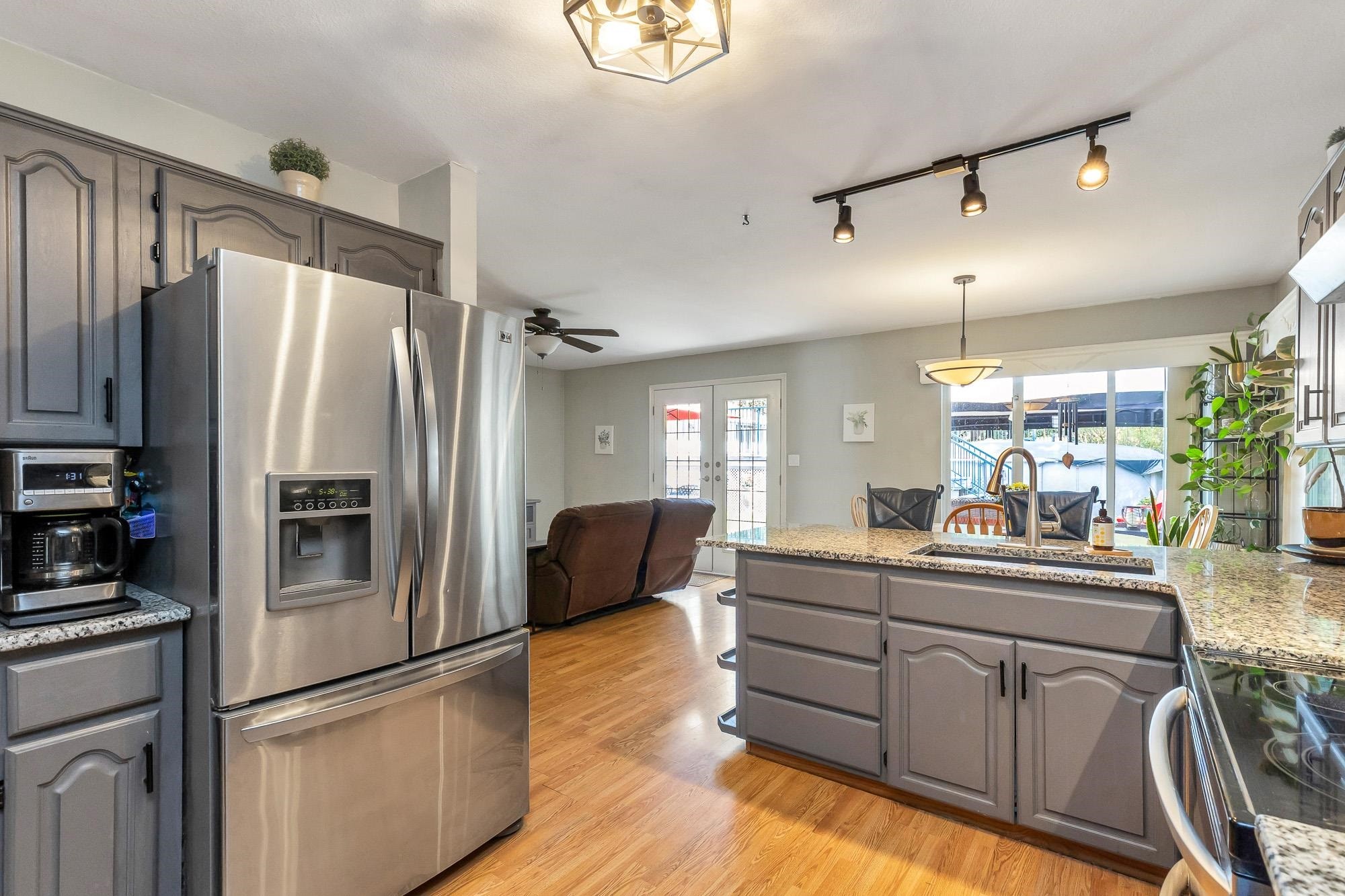 









8572


Bannister

Drive,
Mission,




BC
V2V 6Y3

