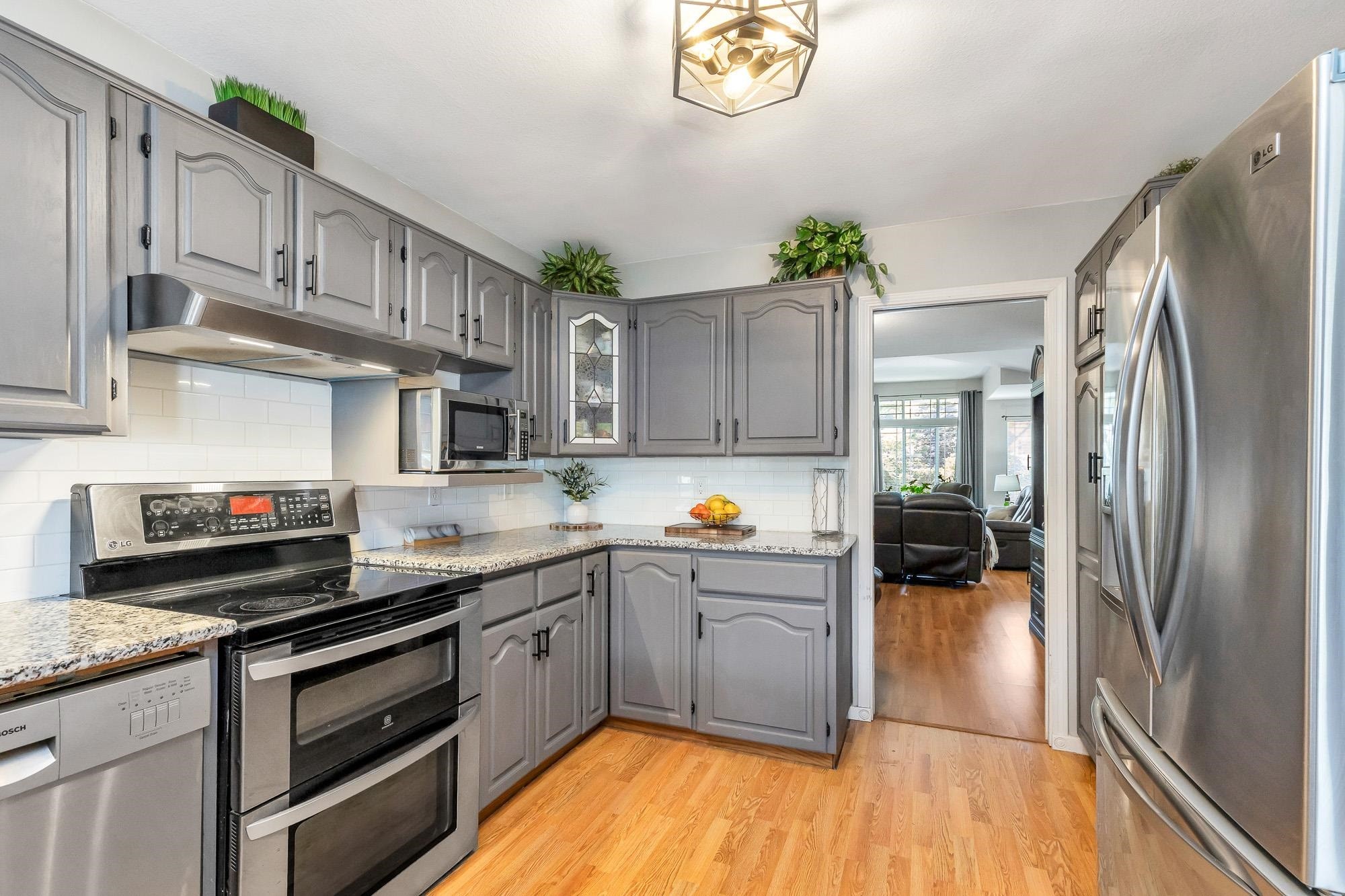 









8572


Bannister

Drive,
Mission,




BC
V2V 6Y3

