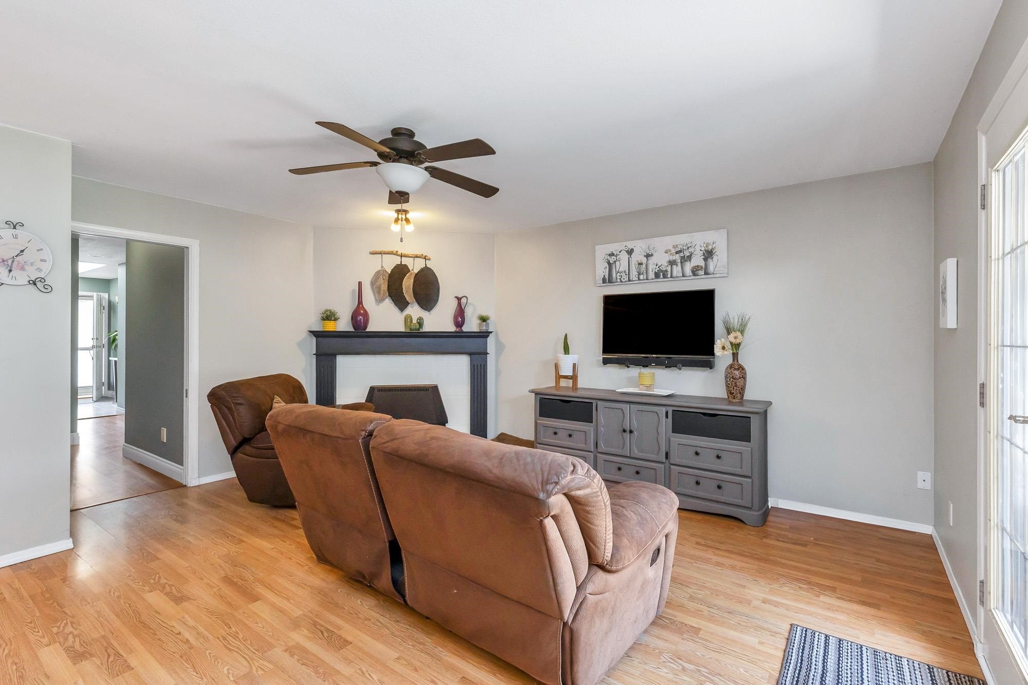 









8572


Bannister

Drive,
Mission,




BC
V2V 6Y3

