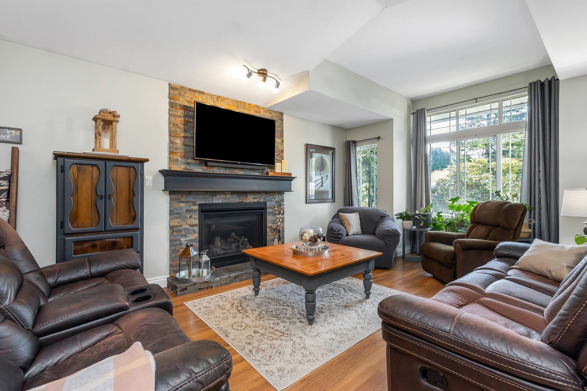 









8572


Bannister

Drive,
Mission,




BC
V2V 6Y3

