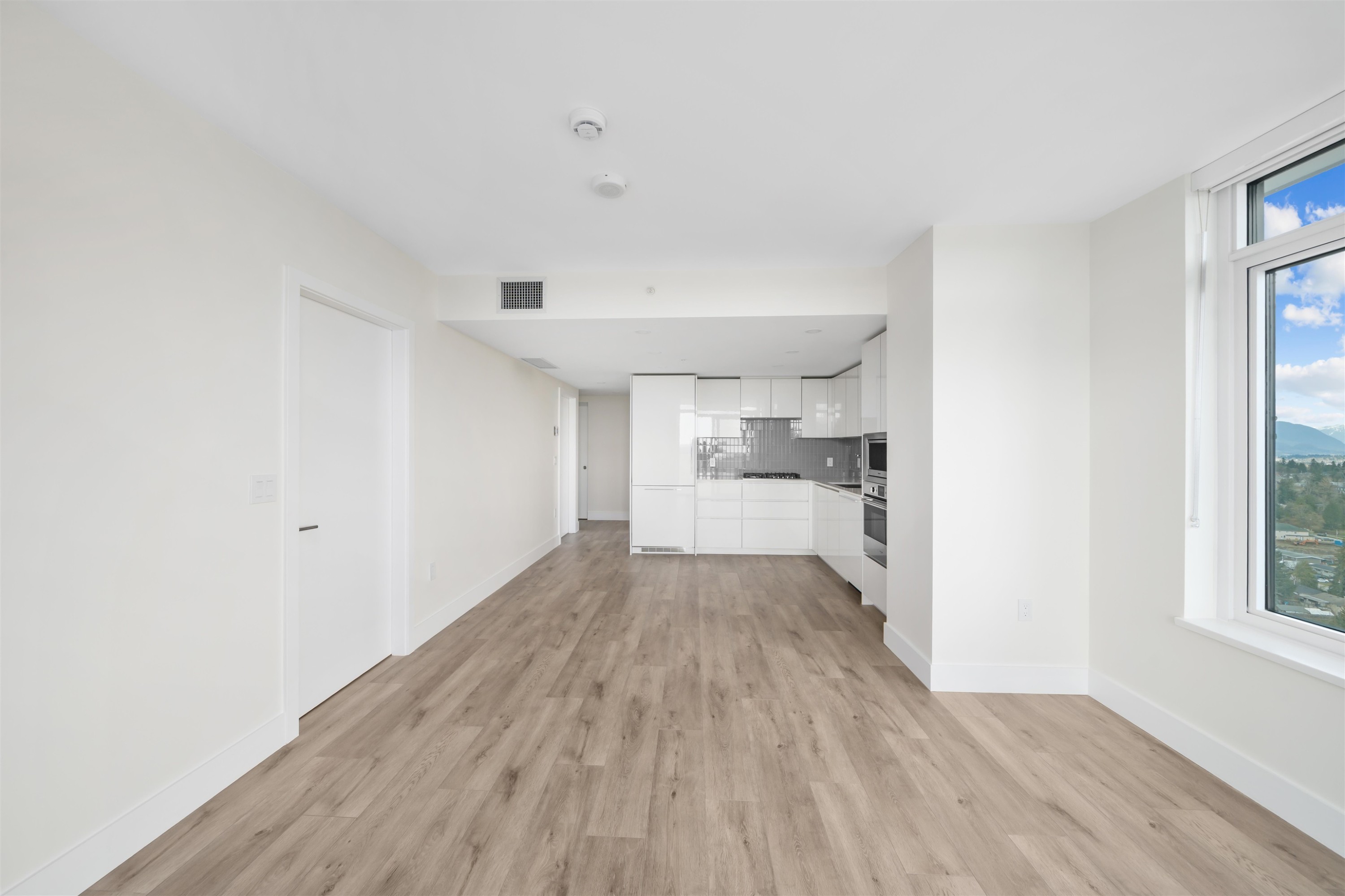 









10428


Whalley

Boulevard, 2502,
Surrey,




BC
V3T 1W6

