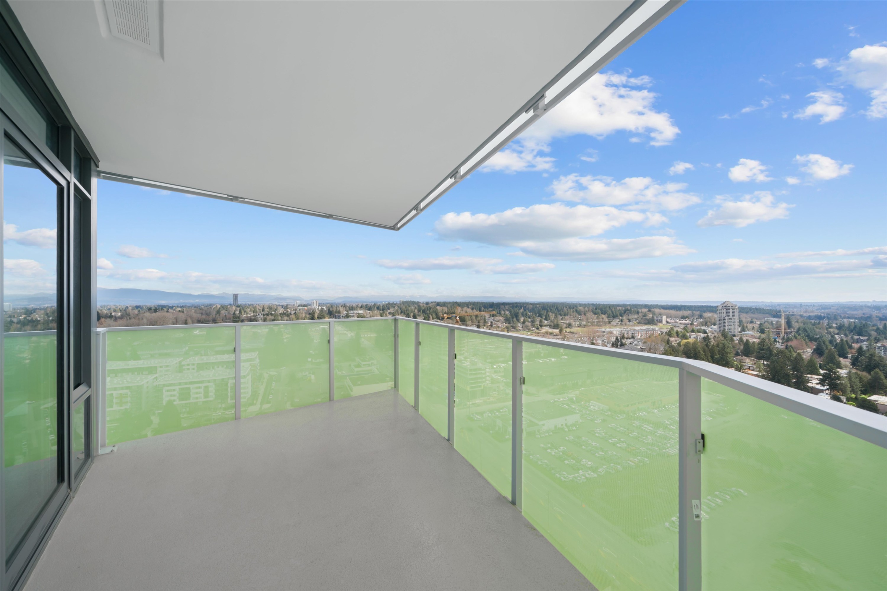 









10428


Whalley

Boulevard, 2502,
Surrey,




BC
V3T 1W6

