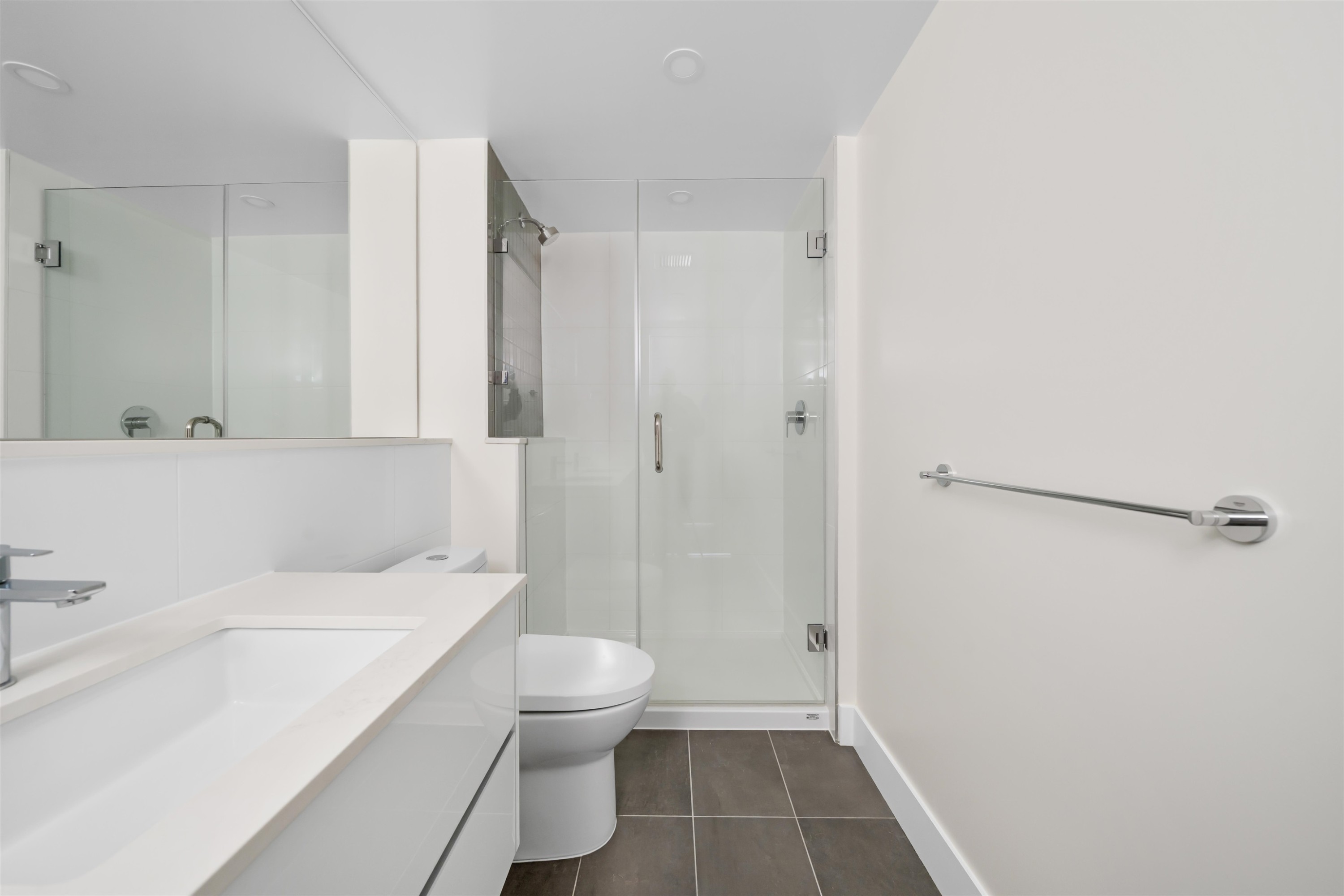









10428


Whalley

Boulevard, 2502,
Surrey,




BC
V3T 1W6

