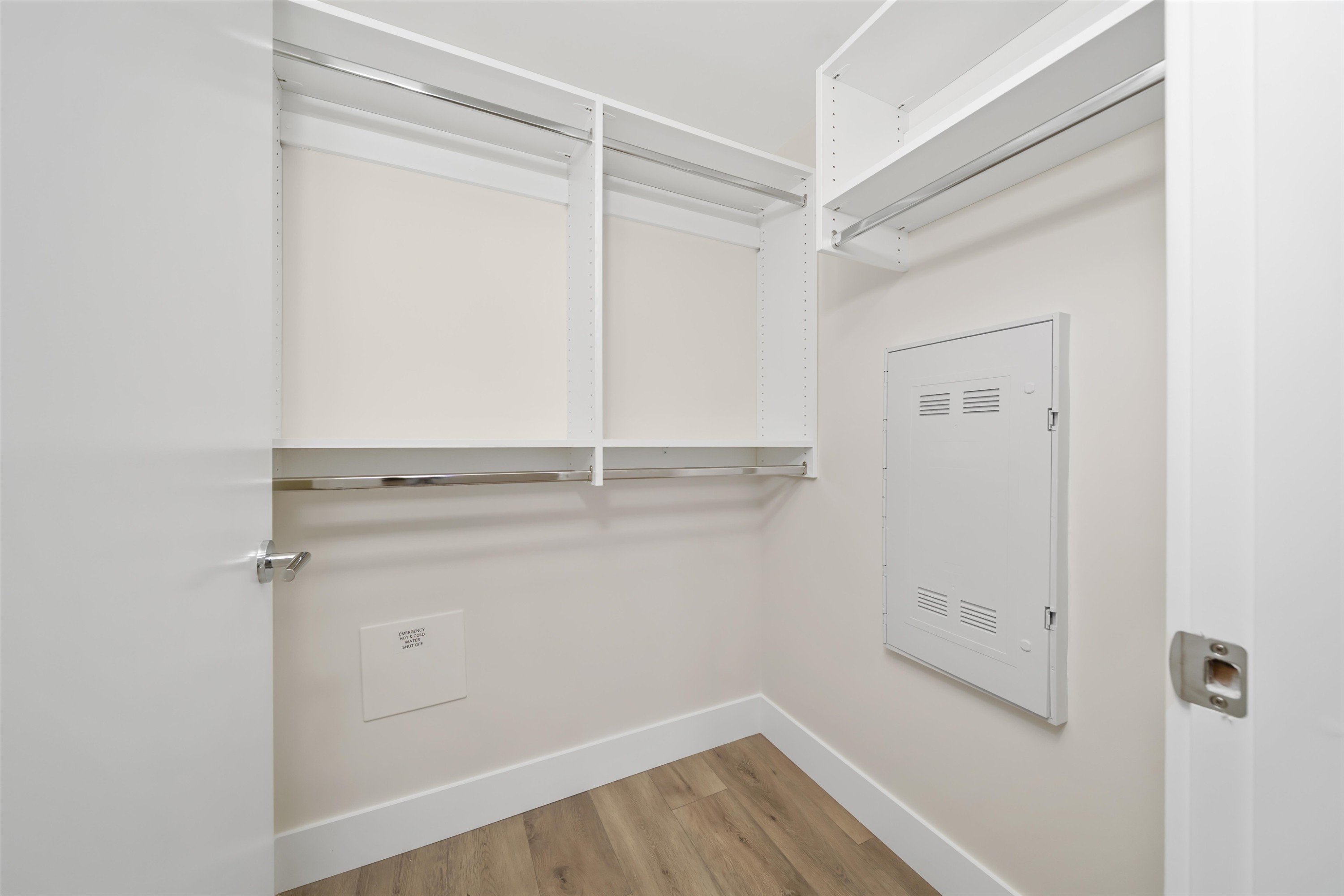 









10428


Whalley

Boulevard, 2502,
Surrey,




BC
V3T 1W6

