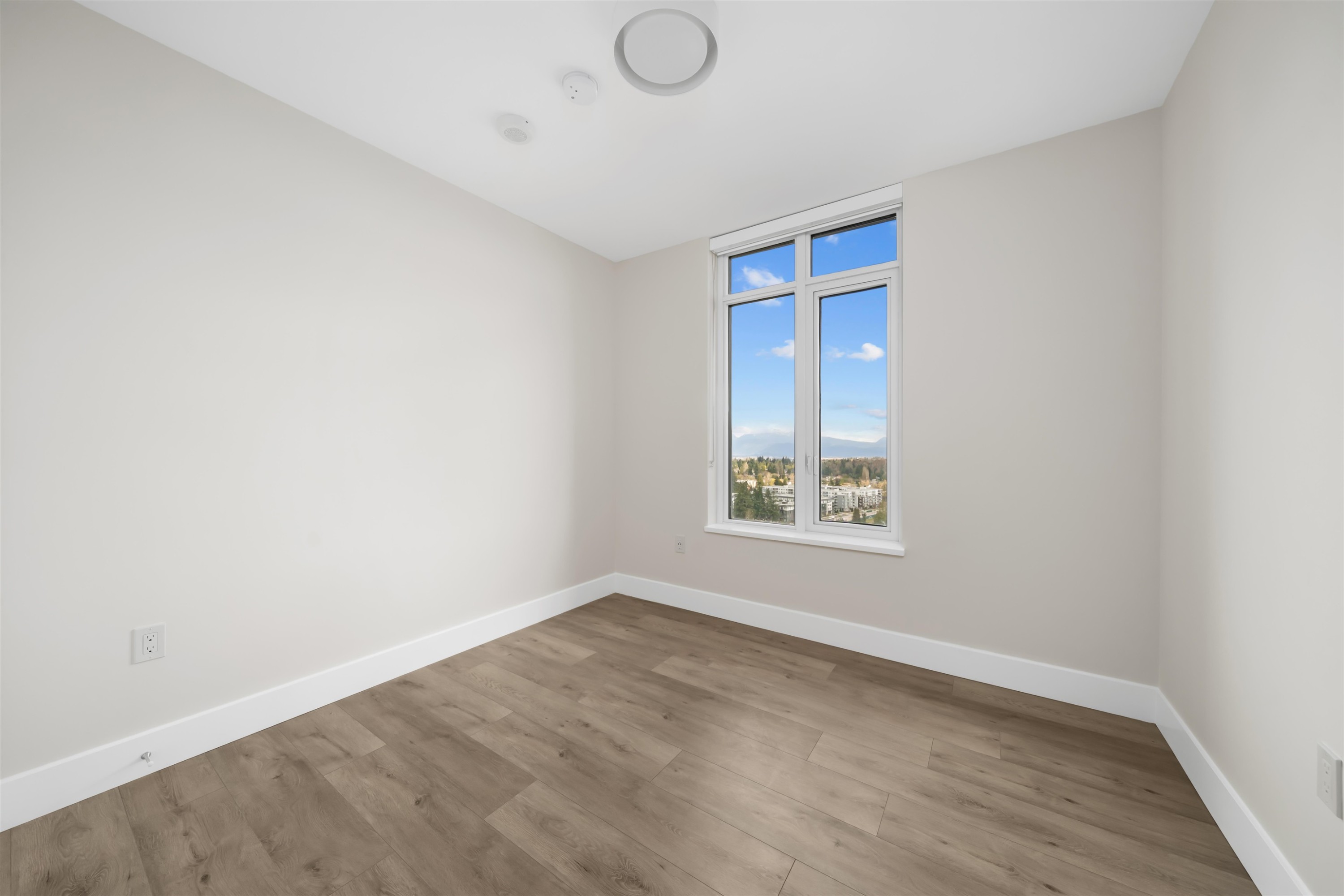 









10428


Whalley

Boulevard, 2502,
Surrey,




BC
V3T 1W6

