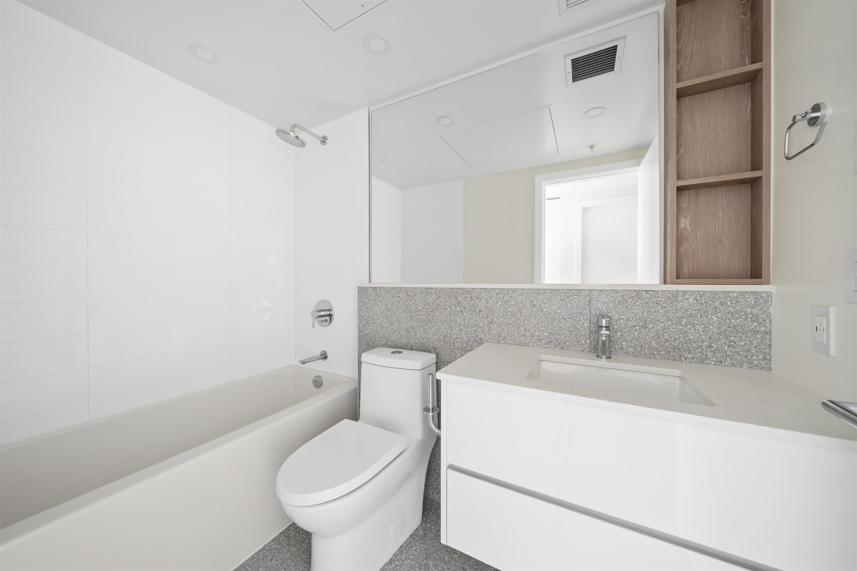 









10428


Whalley

Boulevard, 2502,
Surrey,




BC
V3T 1W6

