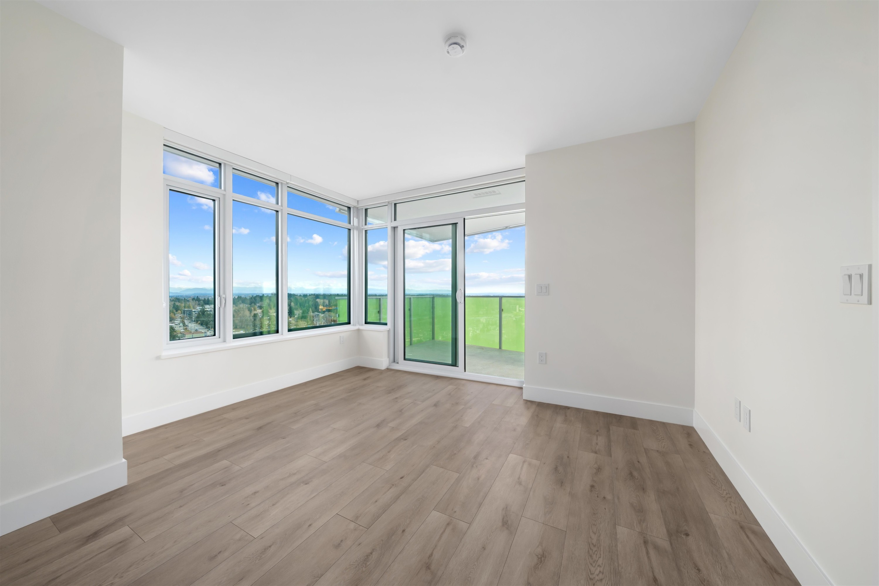 









10428


Whalley

Boulevard, 2502,
Surrey,




BC
V3T 1W6

