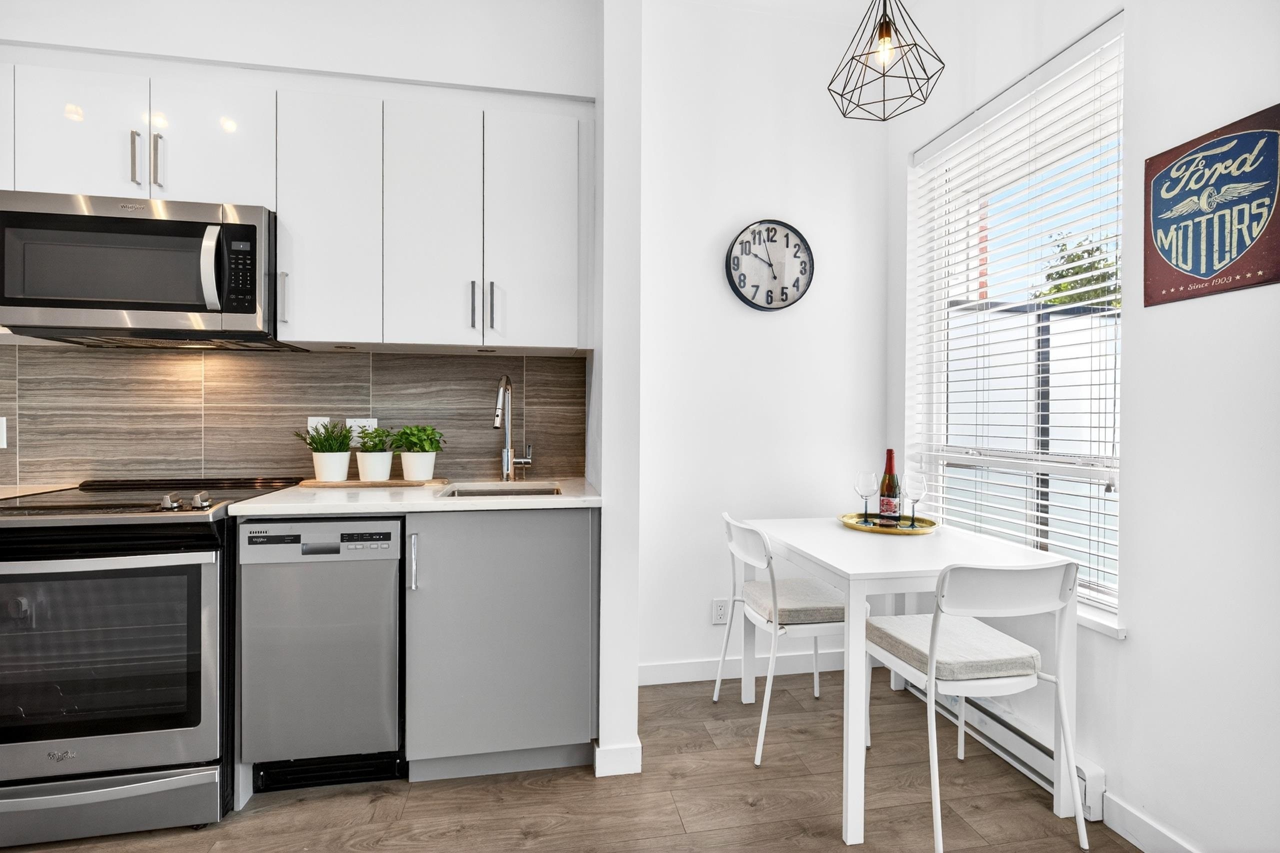 









20211


66

Avenue, F101,
Langley,




BC
V2Y 0L4

