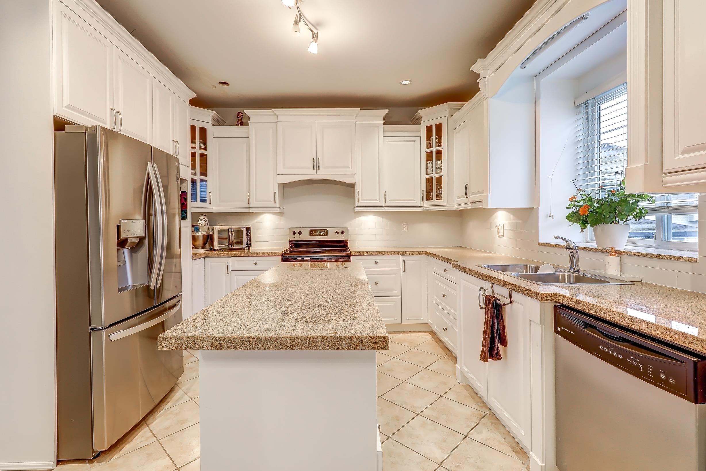 









16226


96b

Avenue,
Surrey,




BC
V3S 2M4

