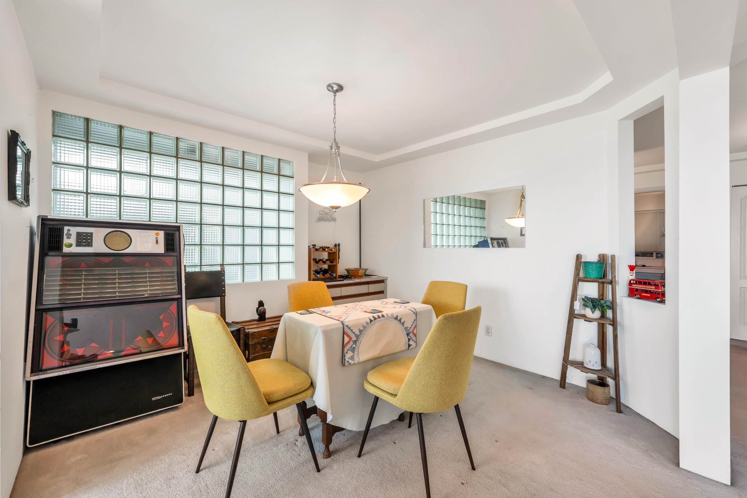 









15165


Marine

Drive, 105,
White Rock,




BC
V4B 1C5

