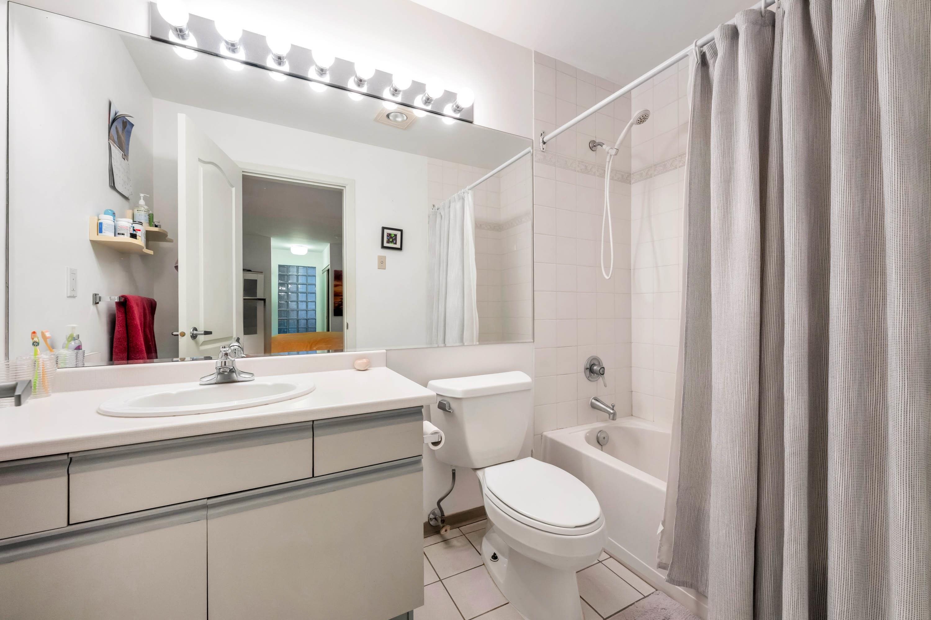 









15165


Marine

Drive, 105,
White Rock,




BC
V4B 1C5

