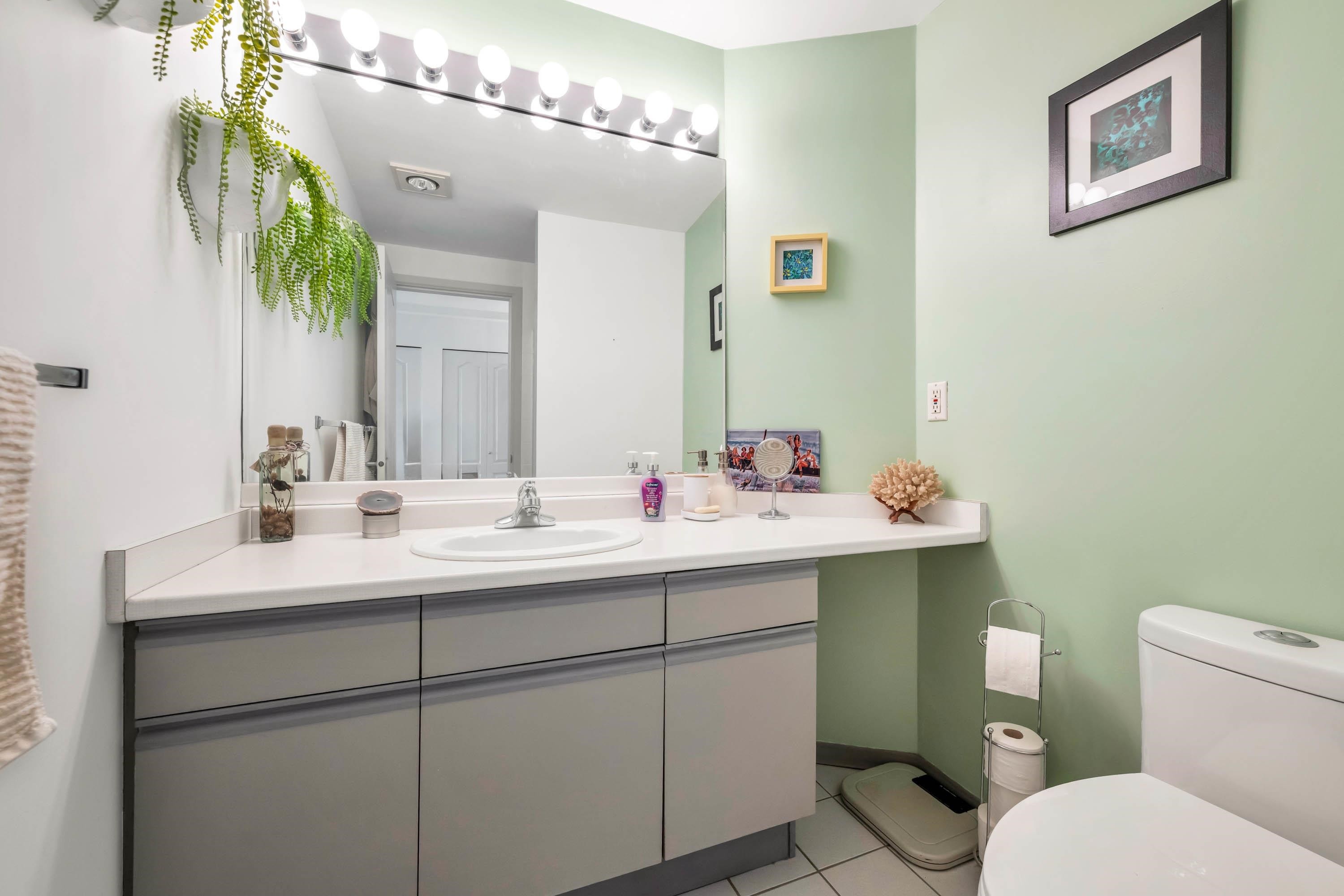 









15165


Marine

Drive, 105,
White Rock,




BC
V4B 1C5

