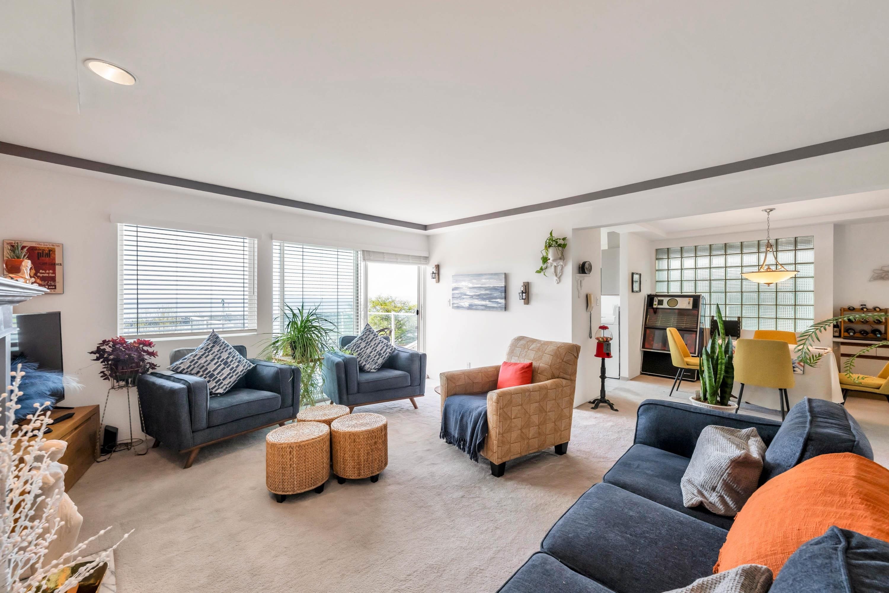 









15165


Marine

Drive, 105,
White Rock,




BC
V4B 1C5


