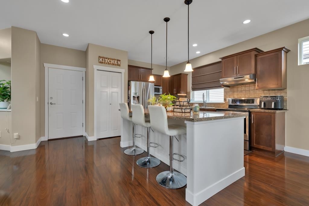 









2057


Merlot

Boulevard,
Abbotsford,




BC
V4X 0A6

