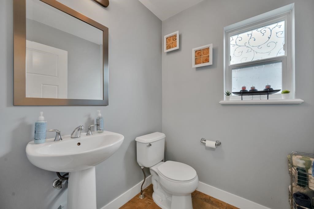 









2057


Merlot

Boulevard,
Abbotsford,




BC
V4X 0A6

