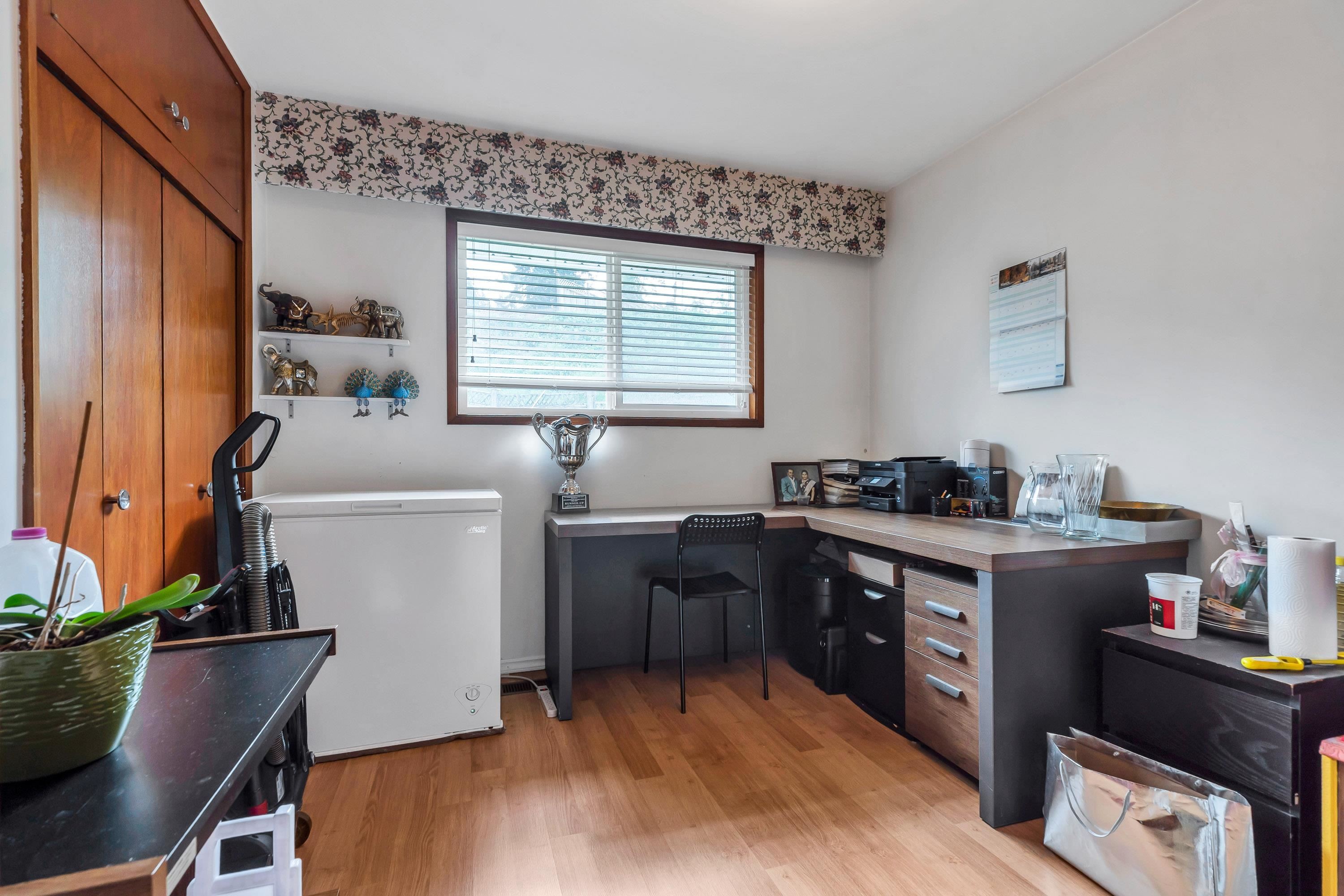 









10292


River

Road,
Delta,




BC
V4C 2R5


