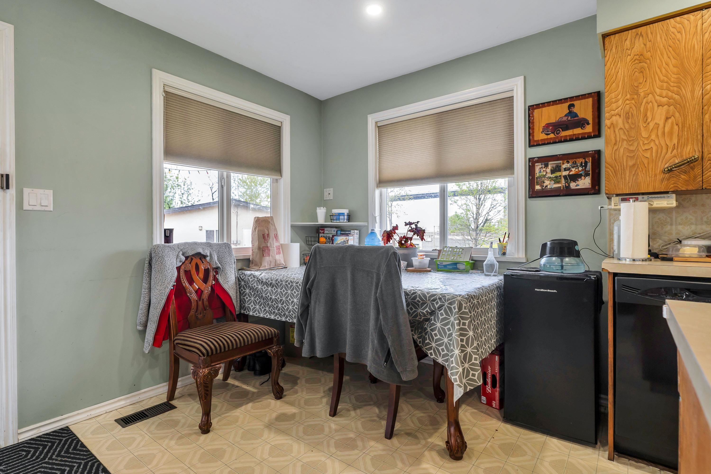 









10292


River

Road,
Delta,




BC
V4C 2R5

