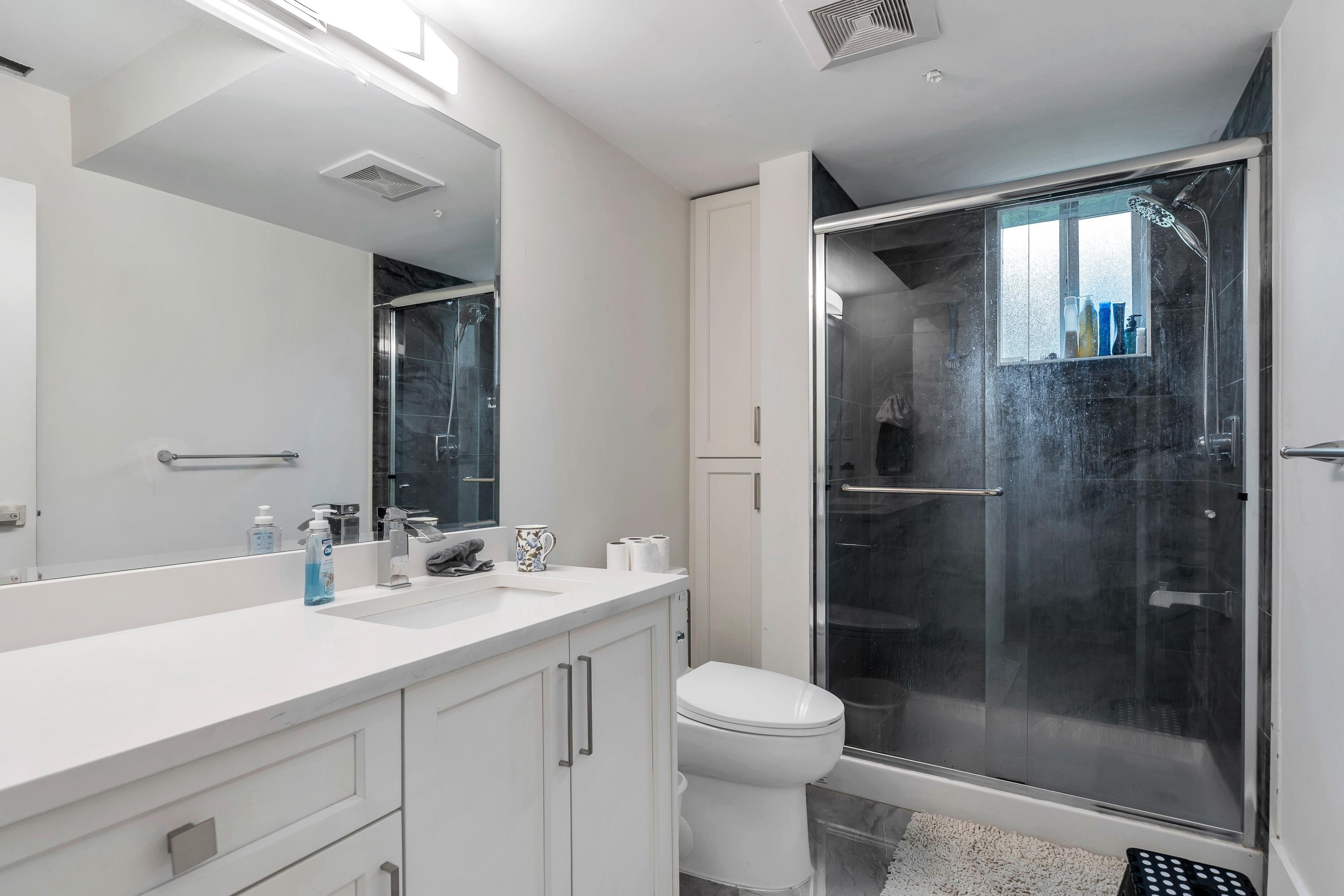 









10292


River

Road,
Delta,




BC
V4C 2R5

