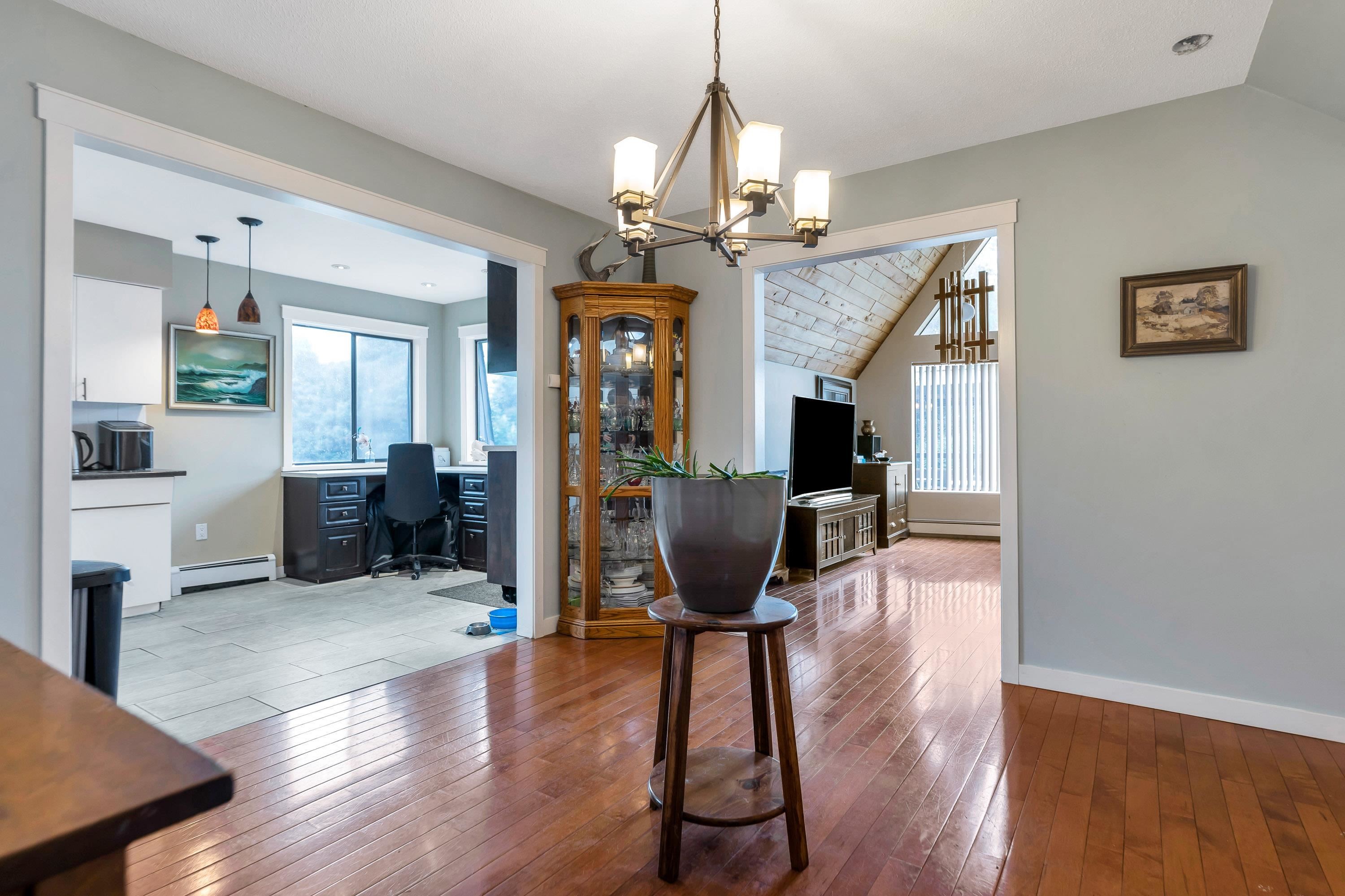 









10308


River

Road,
Delta,




BC
V4C 2R5

