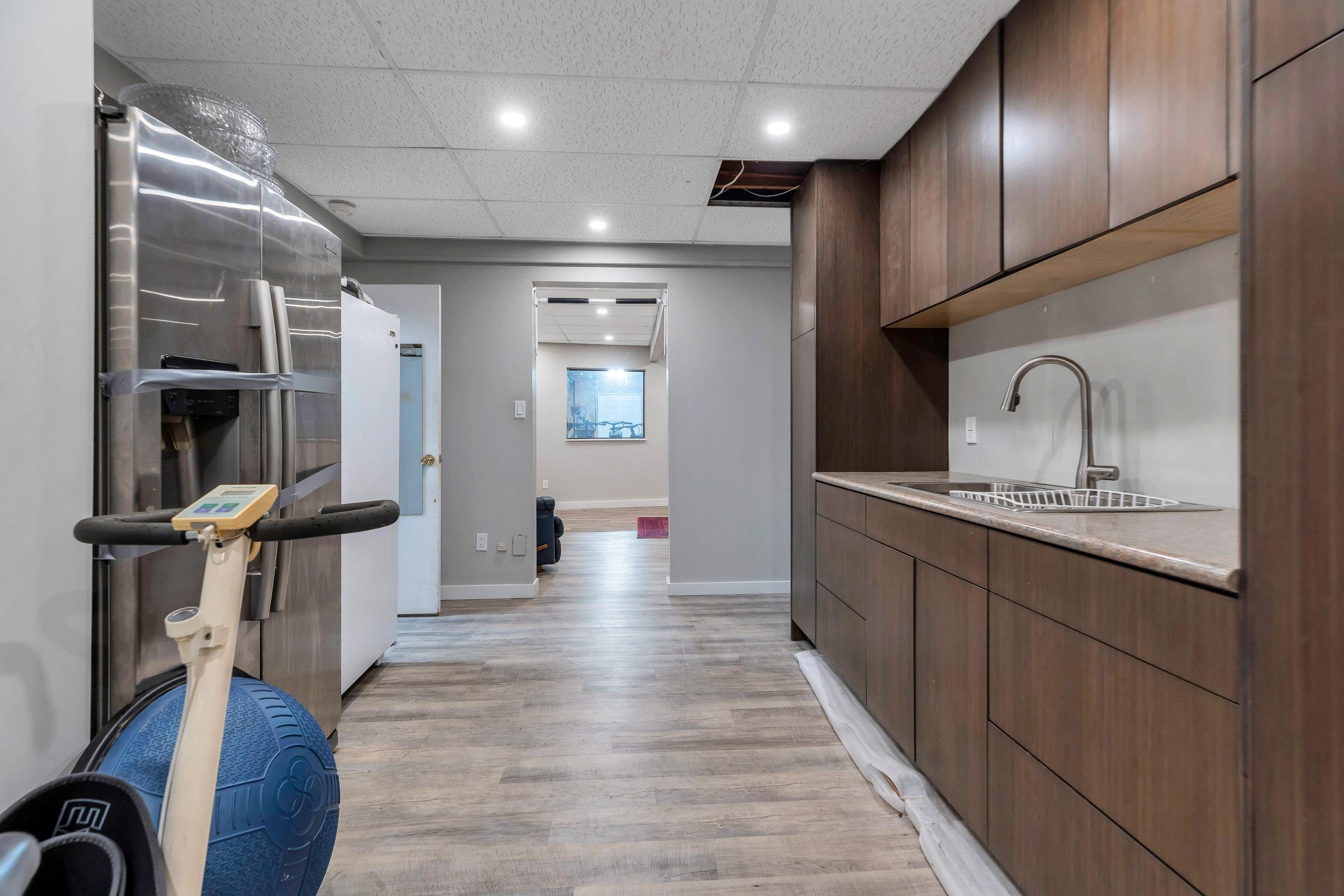 









10308


River

Road,
Delta,




BC
V4C 2R5


