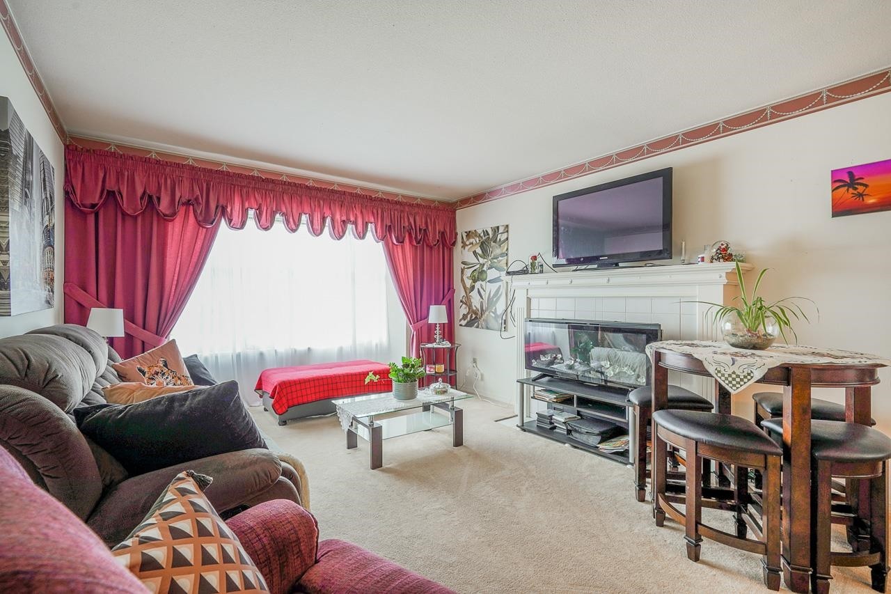 









3329


197

Street,
Langley,




BC
V3A 7X4

