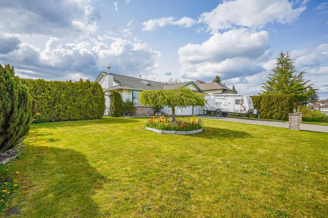 









3329


197

Street,
Langley,




BC
V3A 7X4

