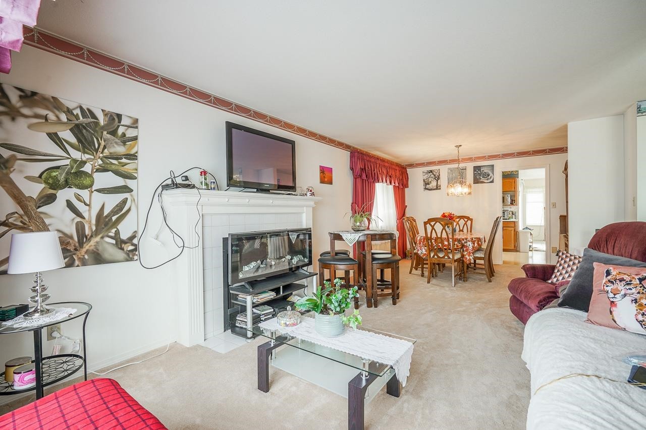 









3329


197

Street,
Langley,




BC
V3A 7X4

