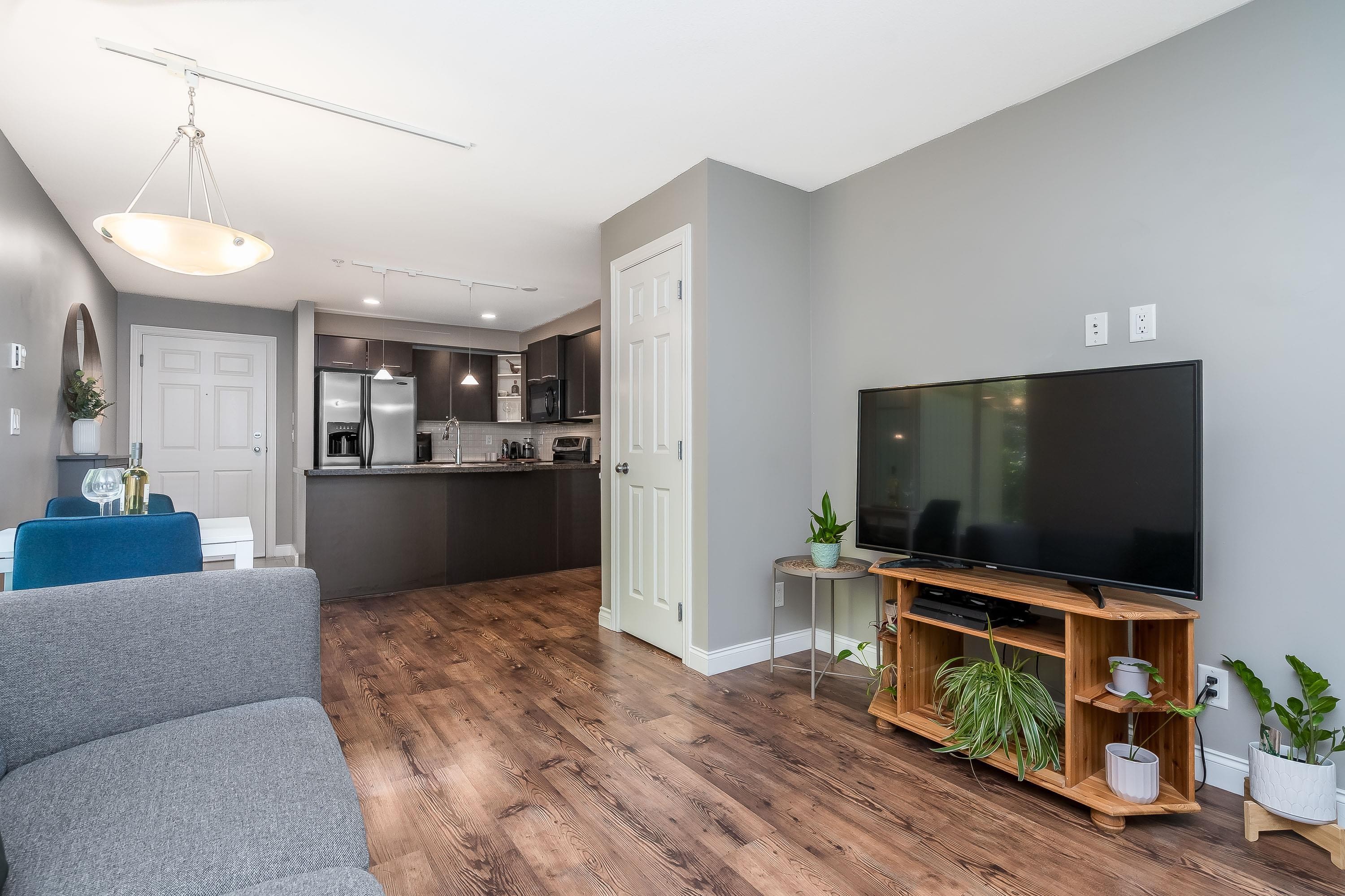









5454


198

Street, 107,
Langley,




BC
V3A 1G2

