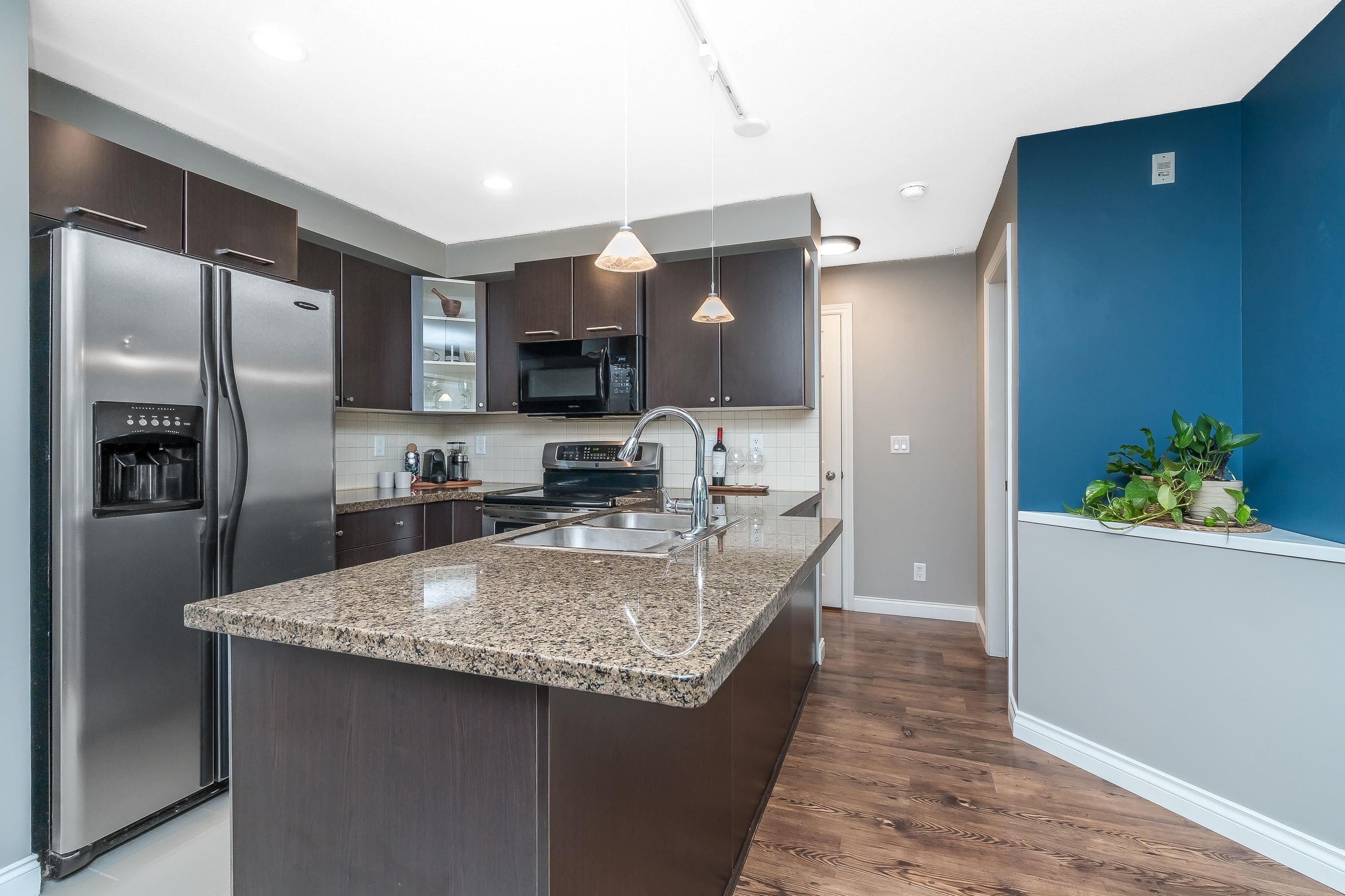 









5454


198

Street, 107,
Langley,




BC
V3A 1G2

