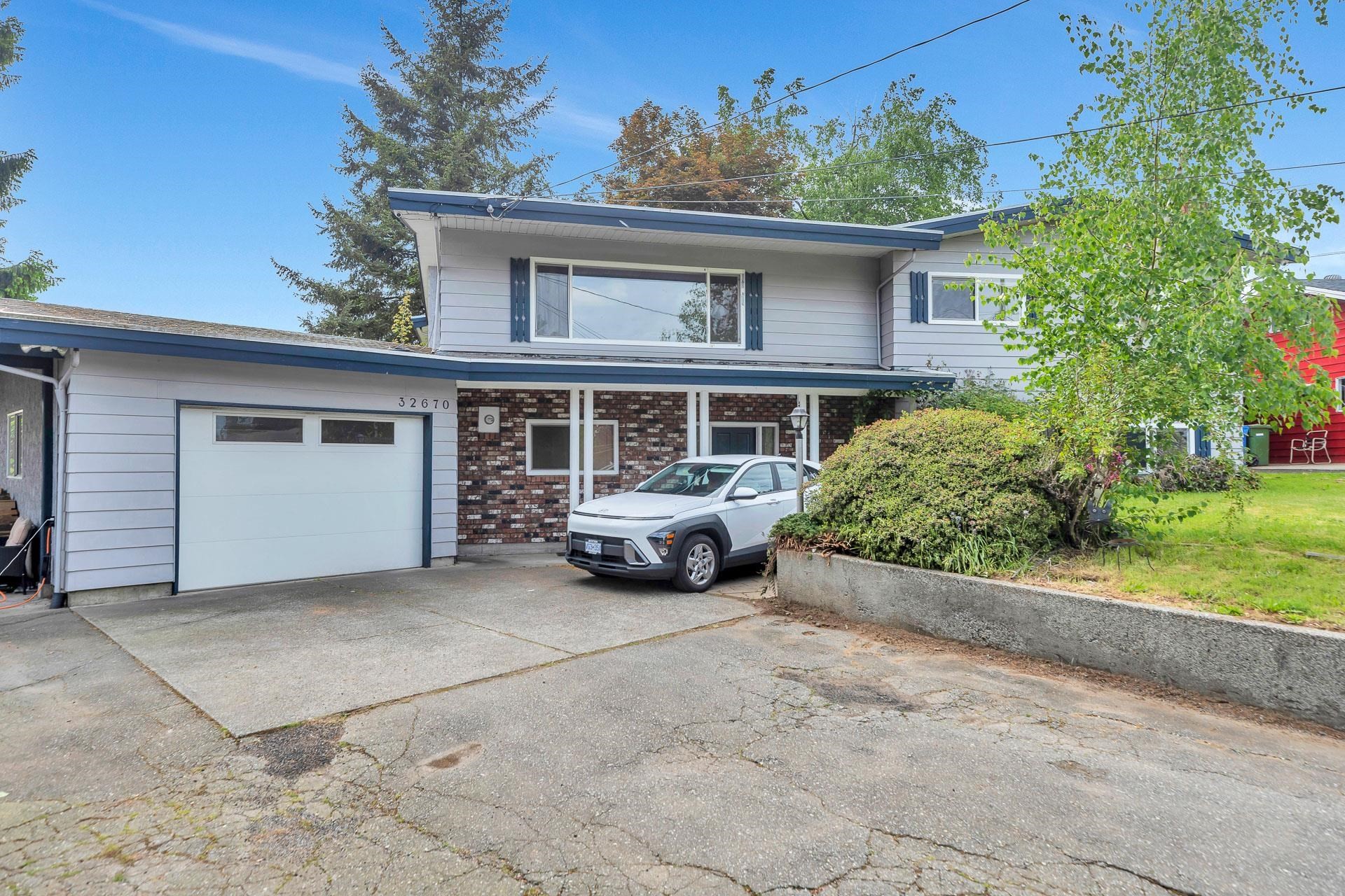 









32670


Avalon

Crescent,
Abbotsford,




BC
V2T 3S6

